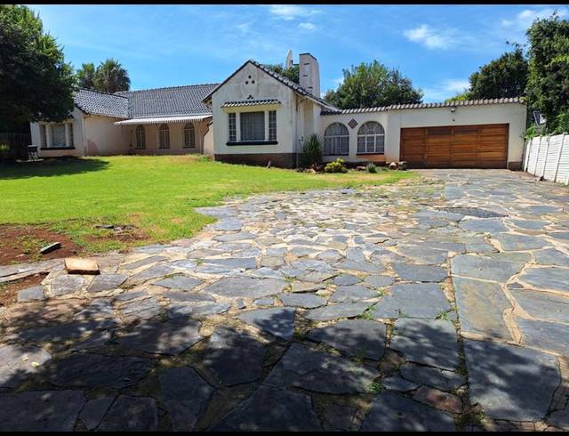 4 BEDROOM HOUSE FOR SALE IN EMMARENTIA